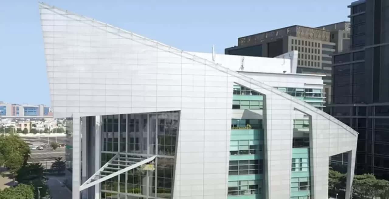 amenities of dlf forum